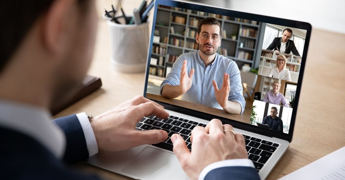 interpretación simultánea para webinars y videoconferenias